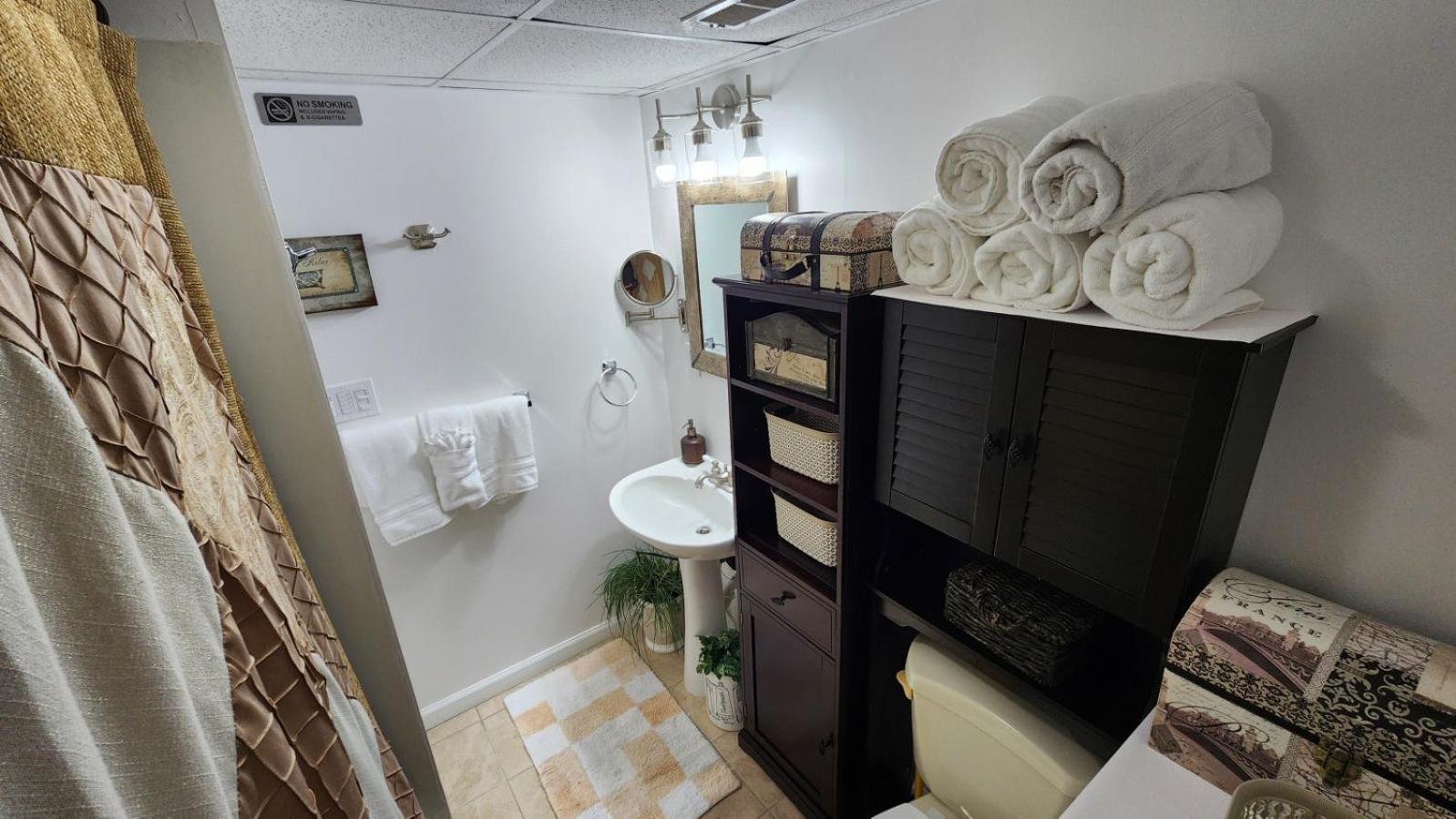 The Cozy Nook Basement To Yourself